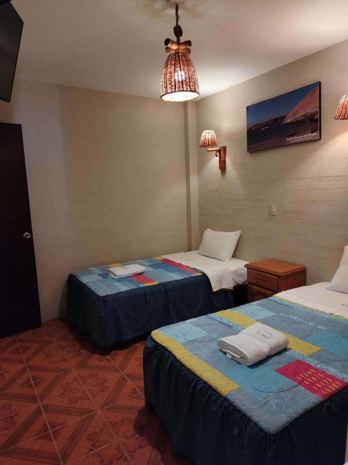 Hostal Refugio Del Pirata Paracas Esterno foto